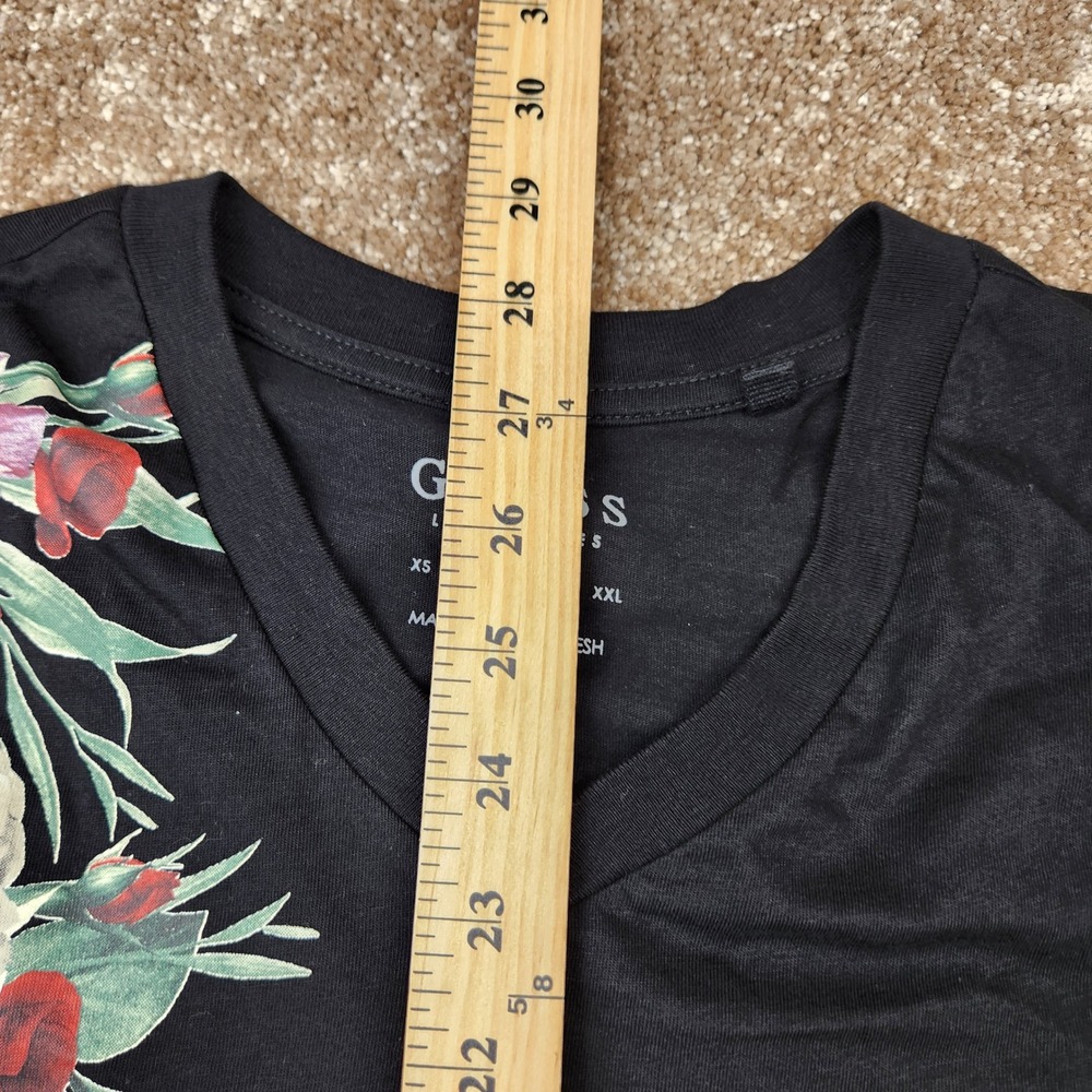 Guess Los Angeles Mens Black Floral Graphic V-Neck T-Shirt Embroidered Logo L - Picture 6 of 7